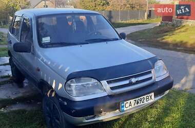 Chevrolet Niva  2005
