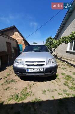 Chevrolet Niva  2011
