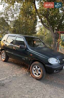 Chevrolet Niva  2005