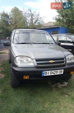 Chevrolet Niva 2004