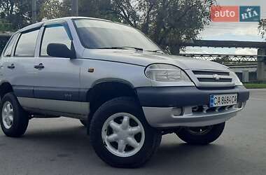 Chevrolet Niva  2005