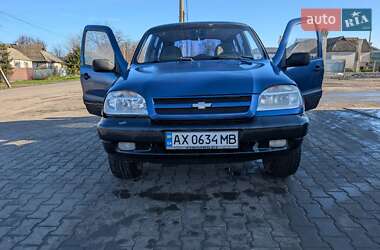 Chevrolet Niva  2005