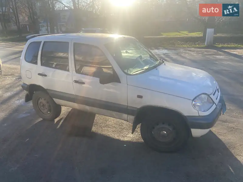 Chevrolet Niva 2004