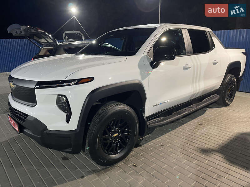 Легковые Chevrolet Silverado EV
