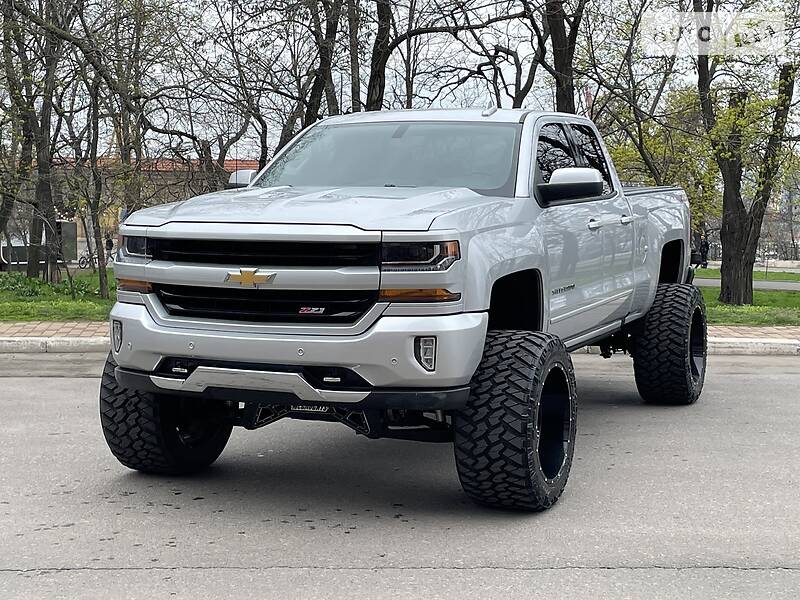 Легковые Chevrolet Silverado