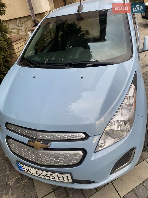 Хетчбек Chevrolet Spark