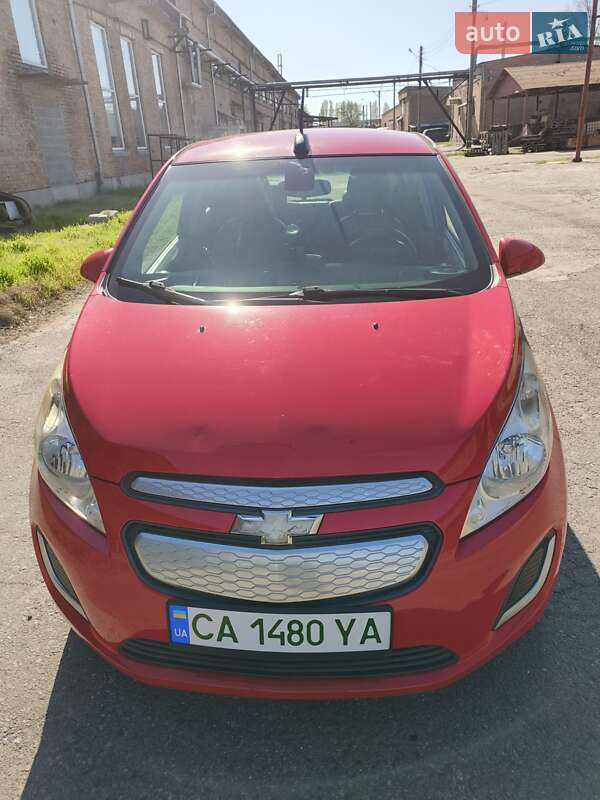 Хэтчбек Chevrolet Spark