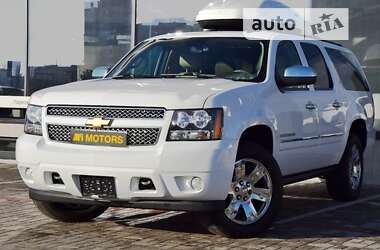 Chevrolet Suburban  2013