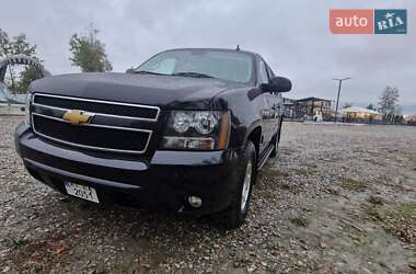 Chevrolet Suburban  2013