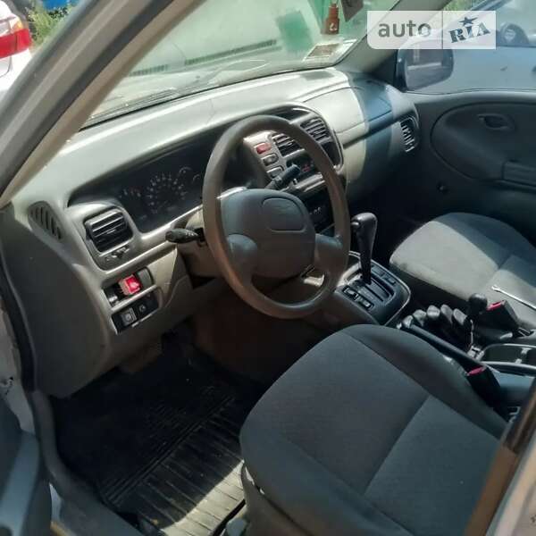 Позашляховик / Кросовер Chevrolet Tracker 2000 в Житомирі