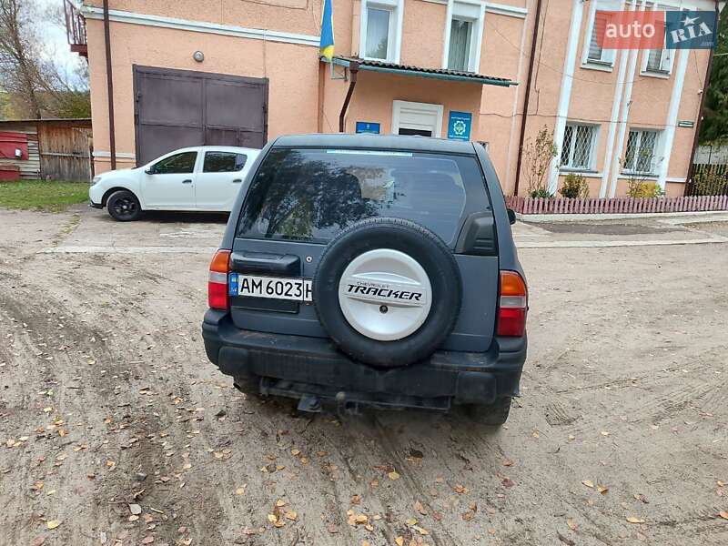 Позашляховик / Кросовер Chevrolet Tracker 2000 в Житомирі