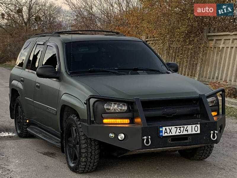 Позашляховик / Кросовер Chevrolet TrailBlazer