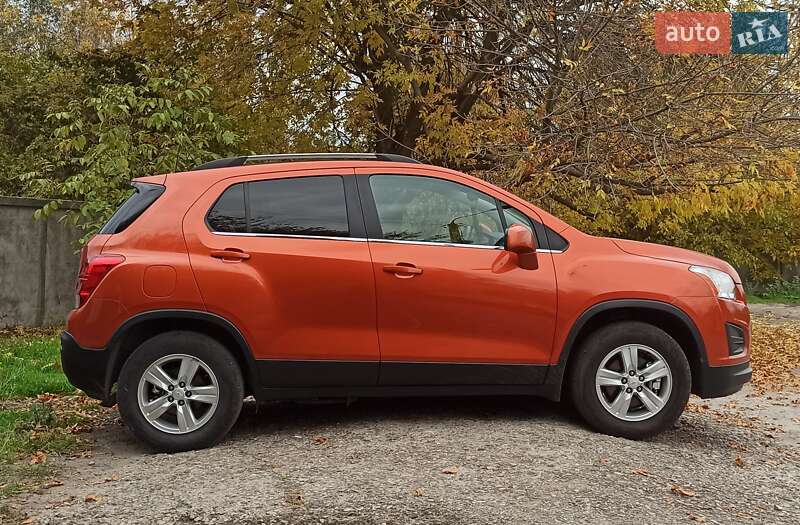 Позашляховик / Кросовер Chevrolet Trax