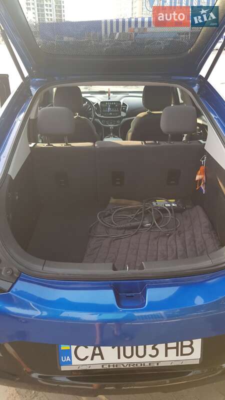 Хэтчбек Chevrolet Volt 2015 в Умани