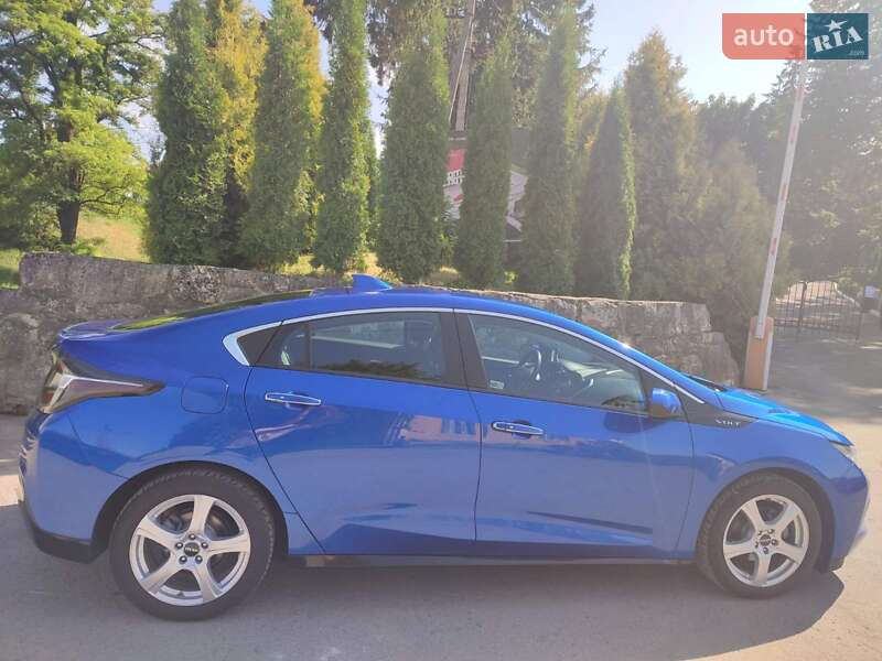 Хэтчбек Chevrolet Volt 2016 в Тернополе