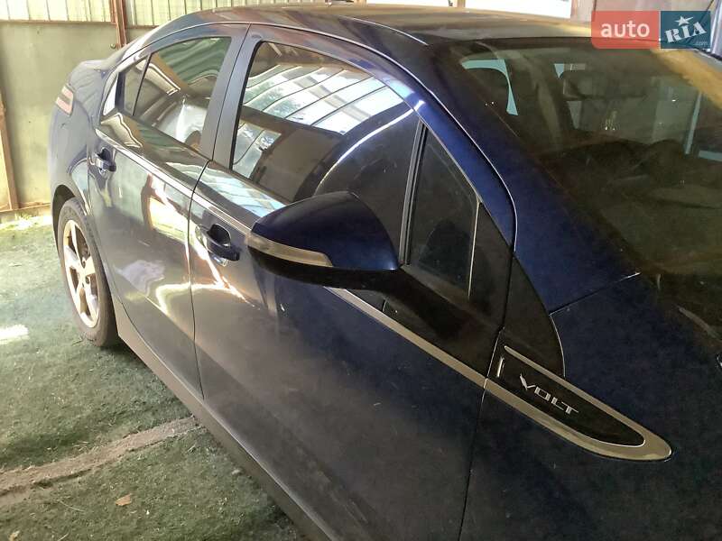 Хетчбек Chevrolet Volt 2012 в Чутовому