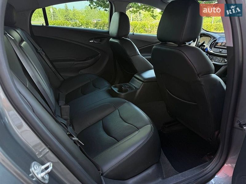 Хетчбек Chevrolet Volt 2016 в Києві
