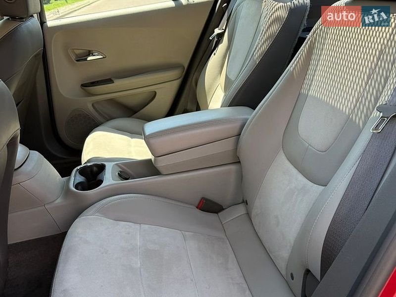Хетчбек Chevrolet Volt 2014 в Кривому Розі