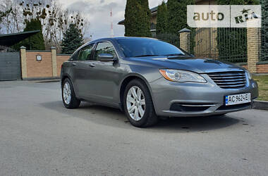 Chrysler 200  2013