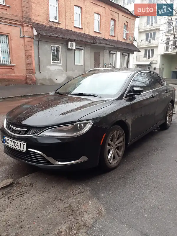 Chrysler 200