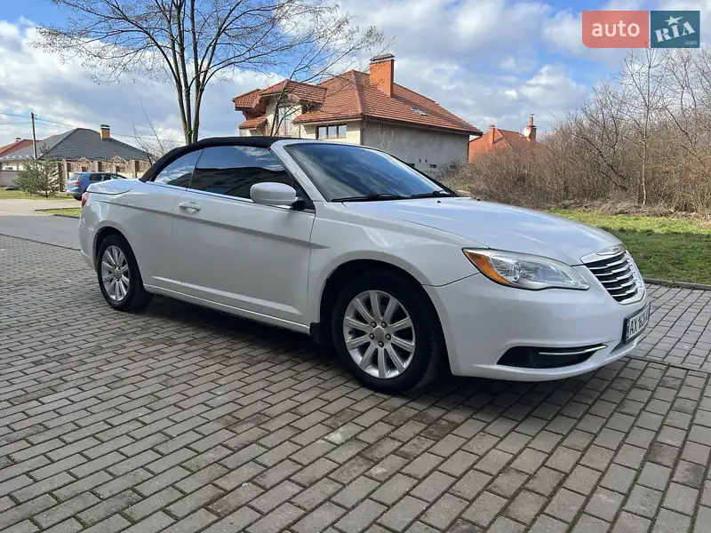 Chrysler 200