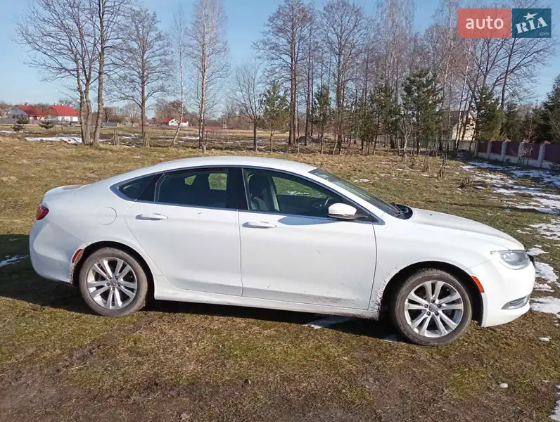 Chrysler 200
