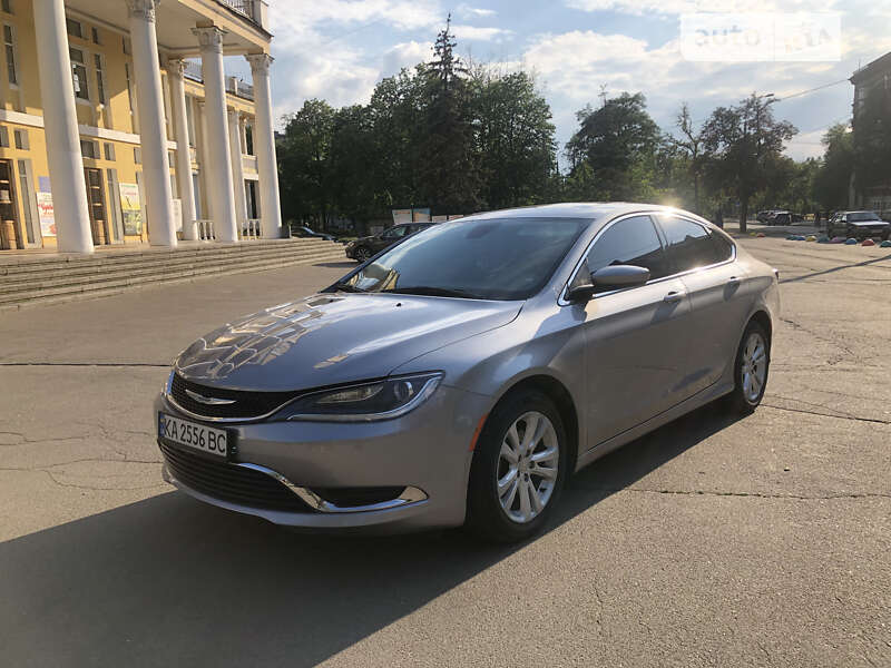 Chrysler 200