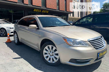 Chrysler 200  2014