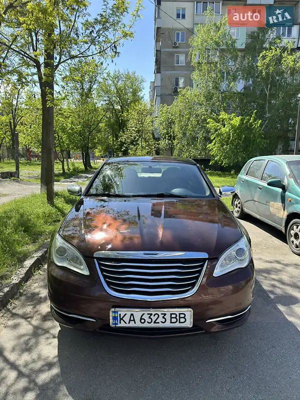 Chrysler 200 2013
