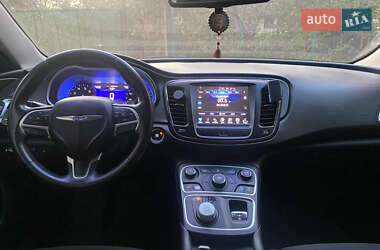 Chrysler 200  2015