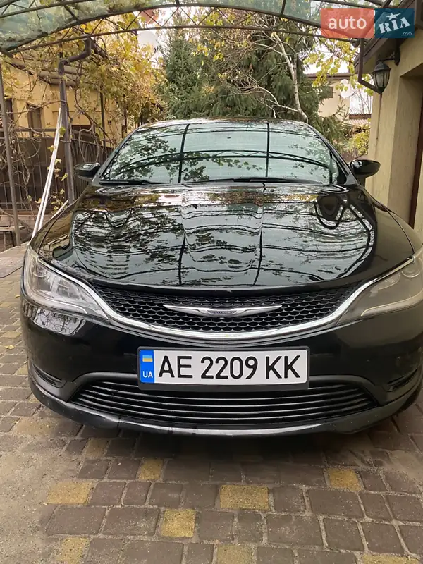 Chrysler 200
