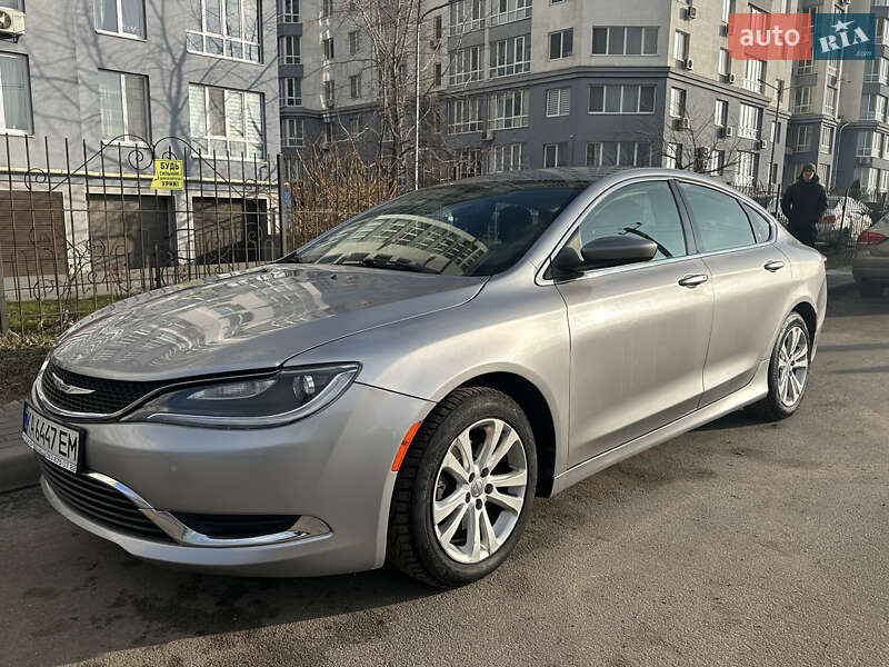 Chrysler 200