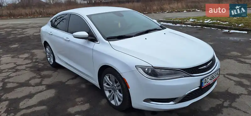 Chrysler 200