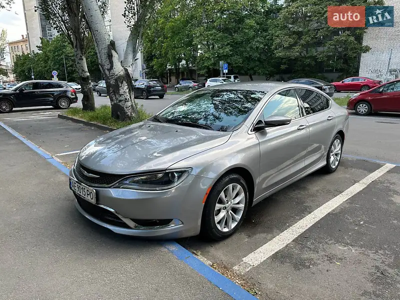 Chrysler 200