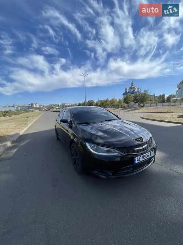 Chrysler 200
