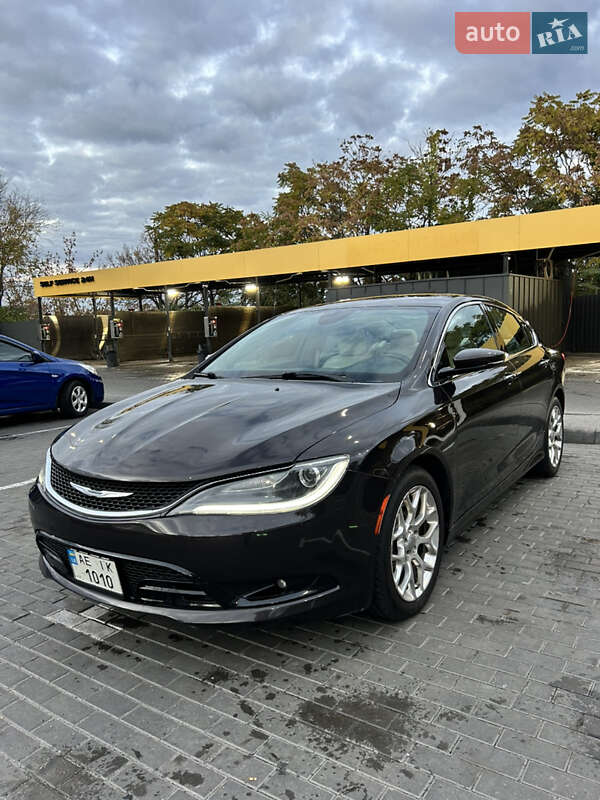 Chrysler 200