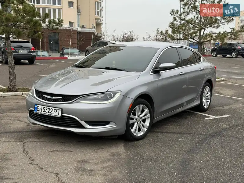 Chrysler 200