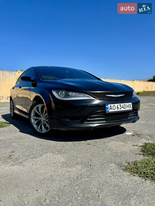Chrysler 200
