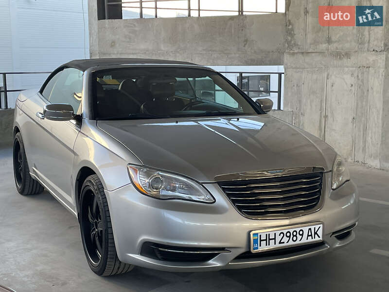 Кабріолет Chrysler 200