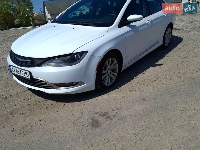 Chrysler 200