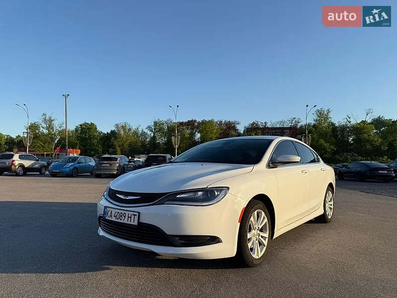 Chrysler 200