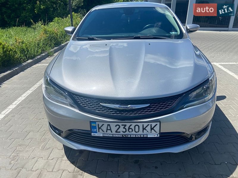 Седан Chrysler 200 2016 в Ирпене