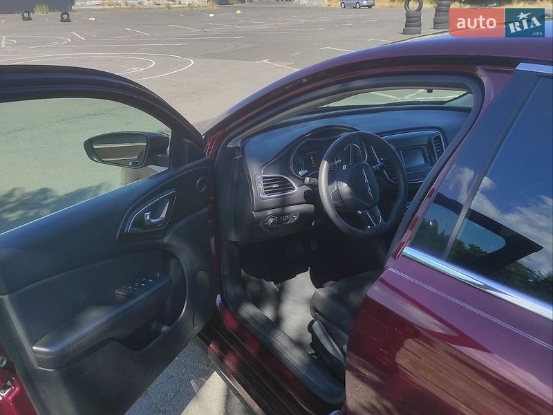 Седан Chrysler 200 2015 в Одессе