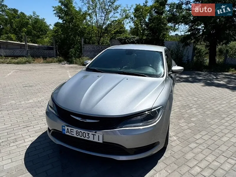 Chrysler 200
