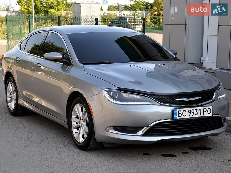 Chrysler 200