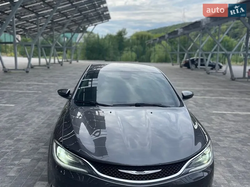 Chrysler 200