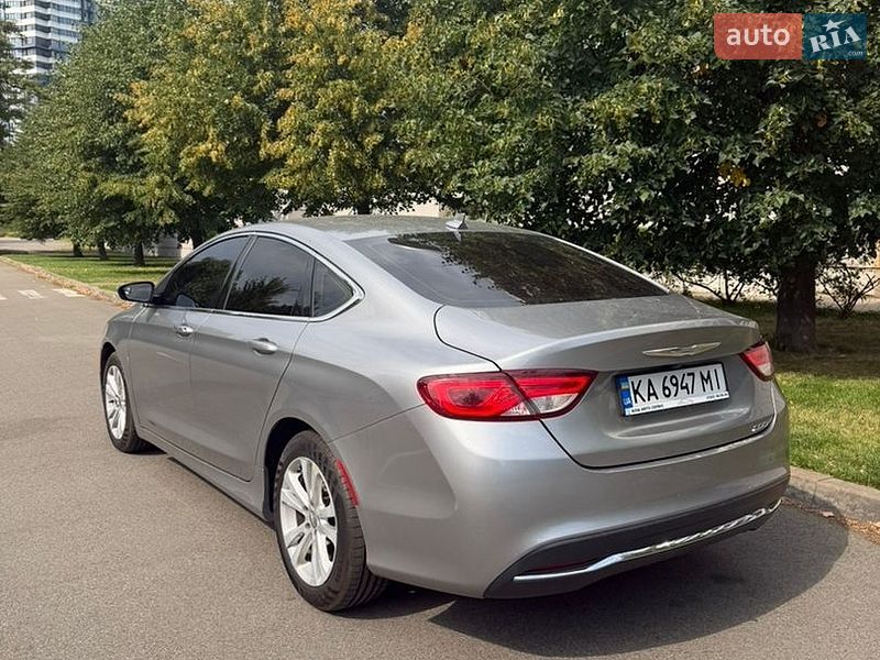 Седан Chrysler 200 2016 в Киеве
