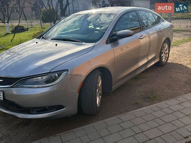 Седан Chrysler 200 2015 в Рожнятове