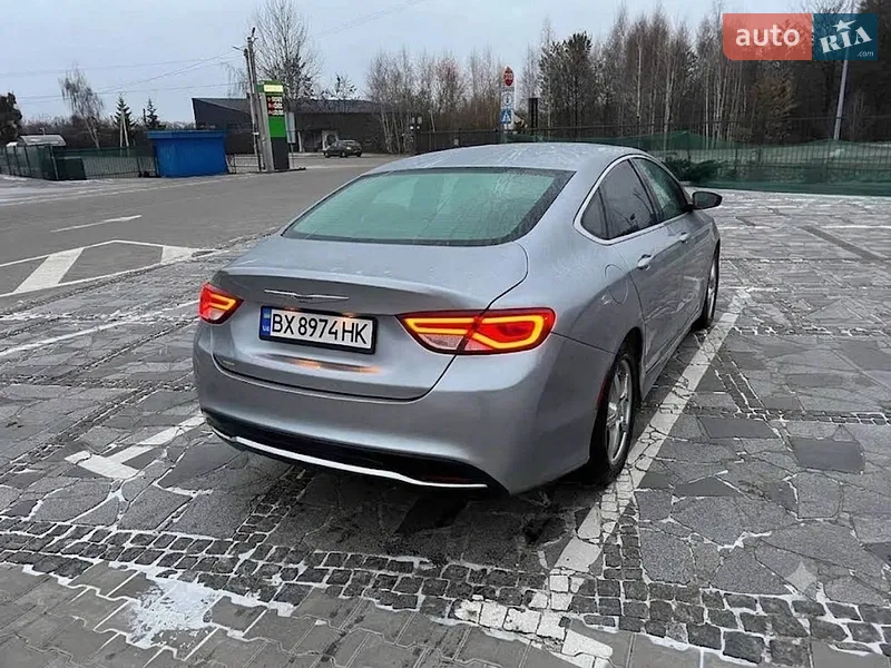 Chrysler 200