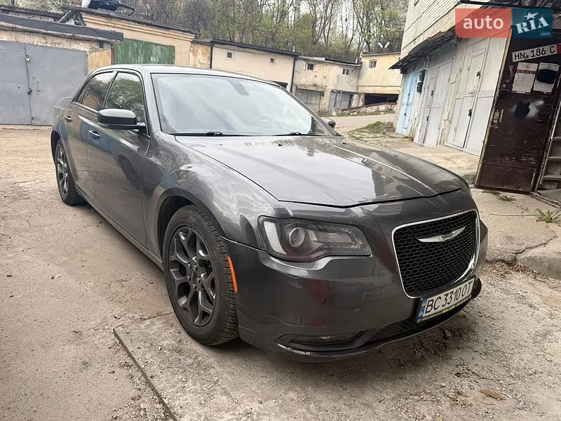 Chrysler 300 S